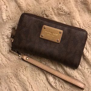 Very pre-loved Michael Kors Wristlet/Wallet